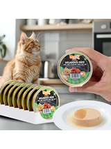 UNIQ PETS KARMA MOKRA DLA KOTA ROYAL BEEF pasztecik wołowy z nasionami babki lancetowatej 30 g x 8 szt